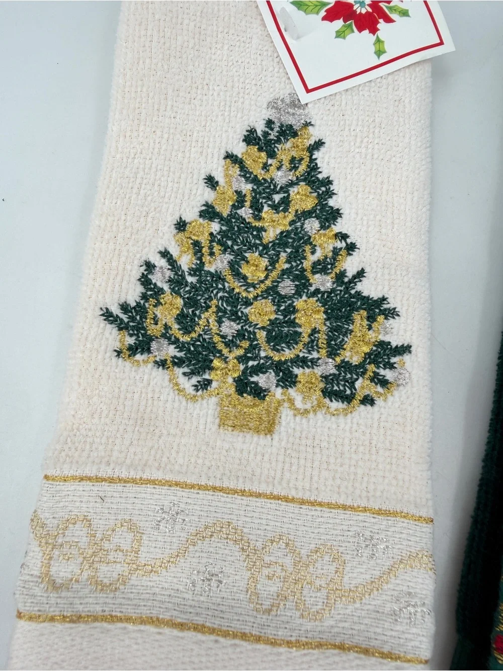Vintage Linens' N Things Fingertip Kitchen Bath Hand Towels Christmas Holiday